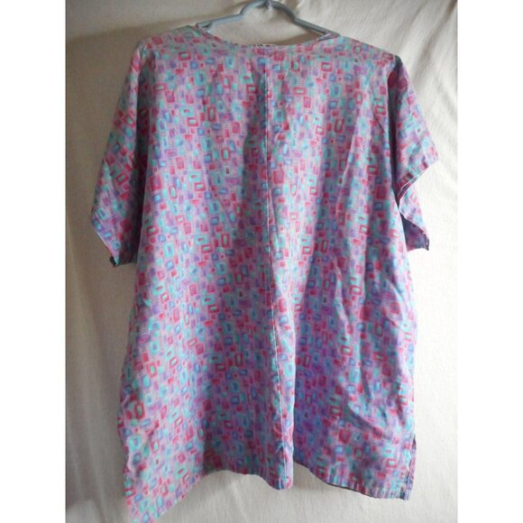 Purple Squares Sz XL Scrub Top  Medical Uniform - Picture 6 of 6